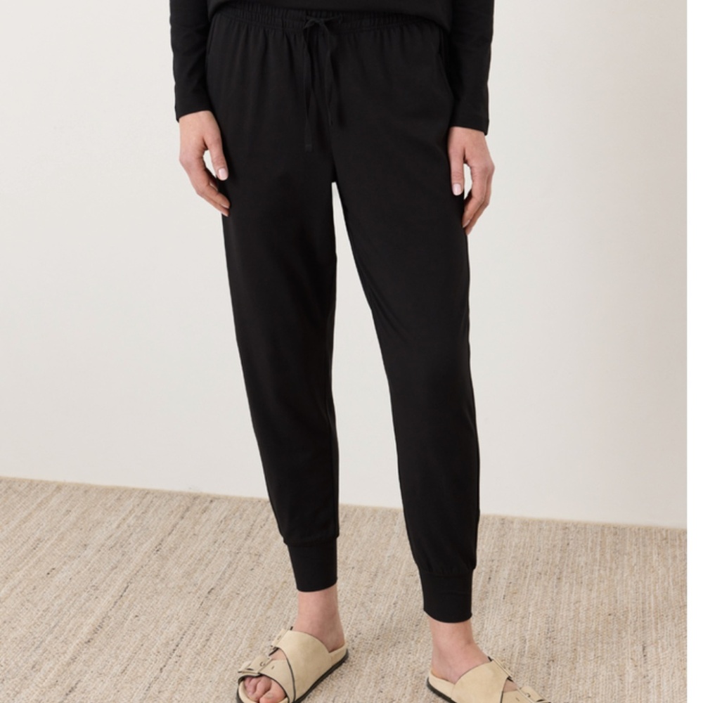 NWT! Pact Women's Black Luxe Essential Joggers Size Small